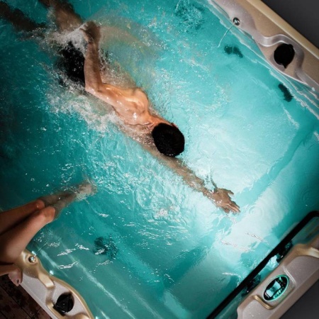 Плавательный спа-бассейн Vortex Spas Aqualounge