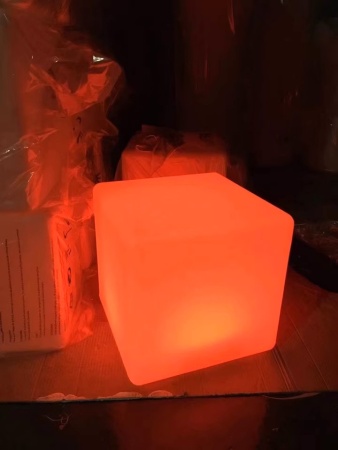 Светильник Куб 30 с питанием от АКБ, RGB Светильник Куб 30 с питанием от АКБ, RGB